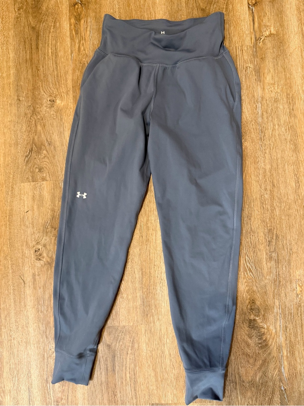 Under Armour women’s Grey Performance Jogger Pants